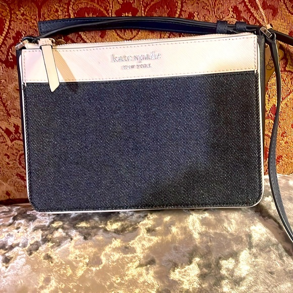 kate spade Handbags - Kate Spade Crossbody